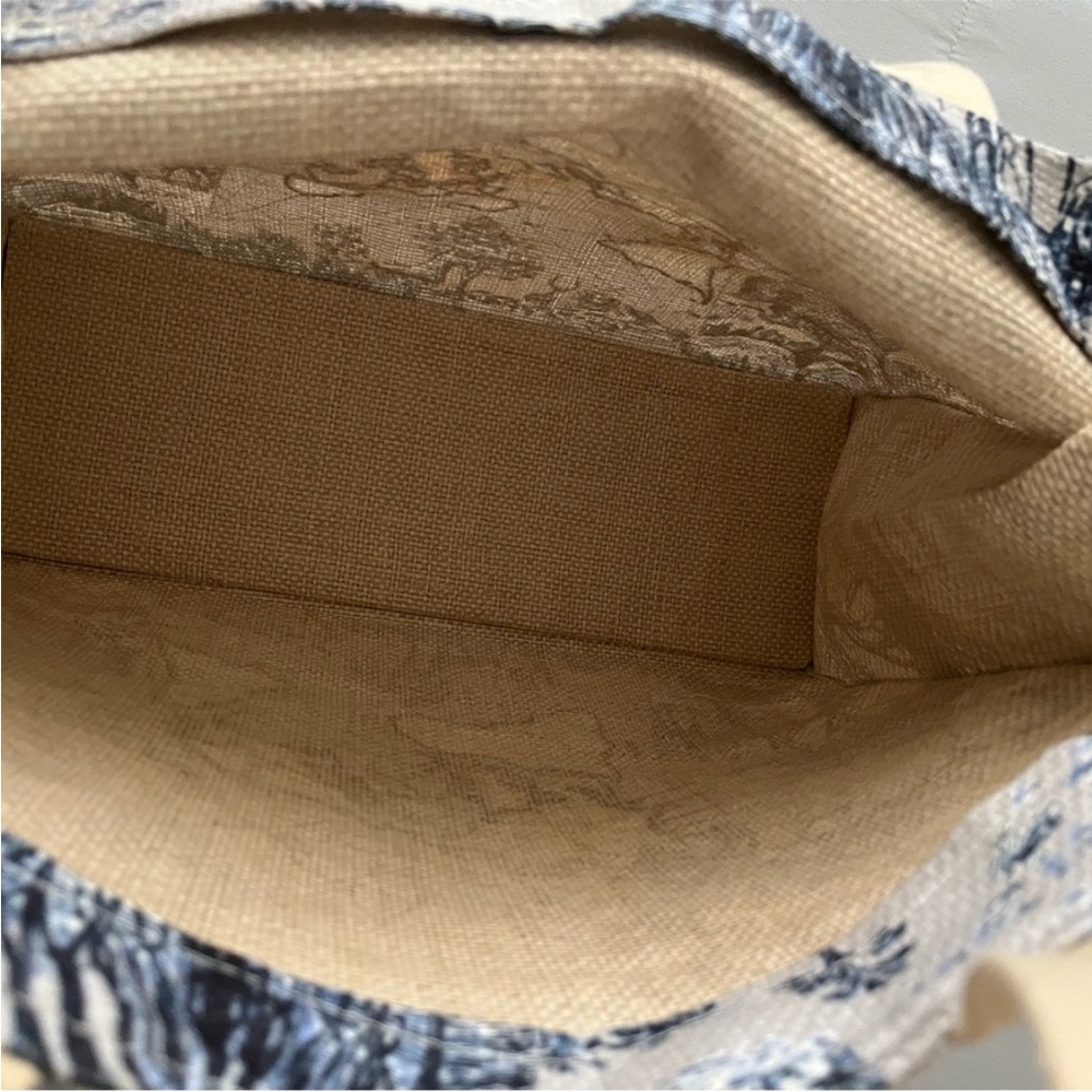 DIOR "Around te World" Dioriviera
Raffia Tote - Picture 5 of 8